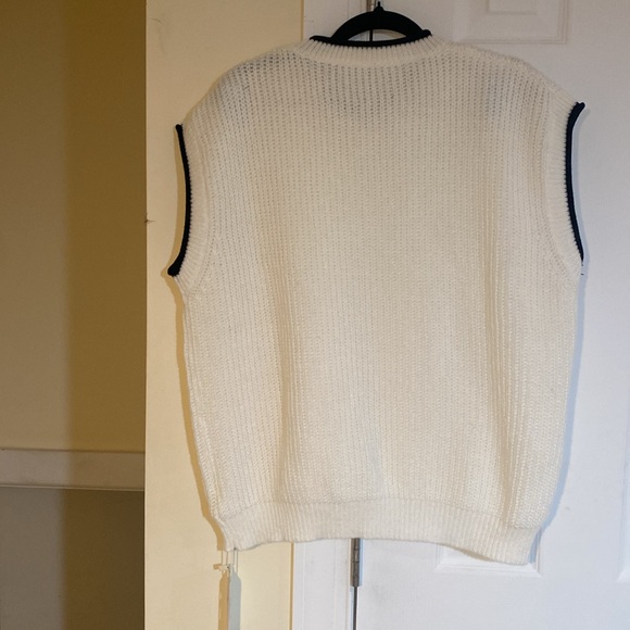 Sleeveless sweater - Picture 2 of 4